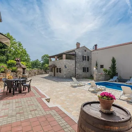 度假居 Ferienhaus Alejna *