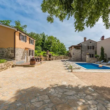 度假居 Ferienhaus Alejna 波雷奇