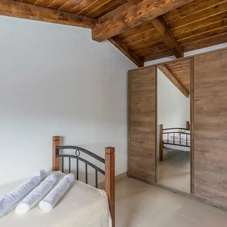 度假居 Ferienhaus Alejna *