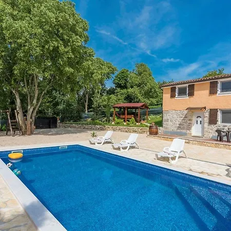 度假居 Ferienhaus Alejna *